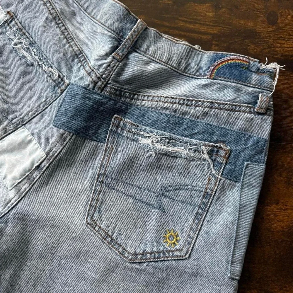 American Eagle 90s Boyfriend High Rise Patchwork Denim Shorts Size 4